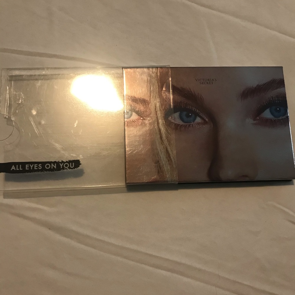 Eyeshadow - Picture 3 of 4